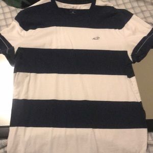 Hollister curved hem tee